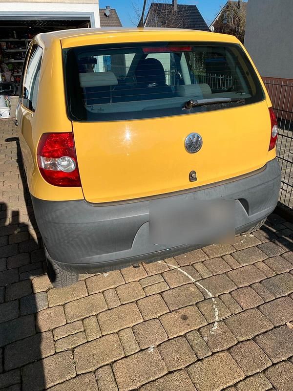 Gebraucht VW Fox 54 PS (39 kW) 2009 Gelb Kleinwagen
