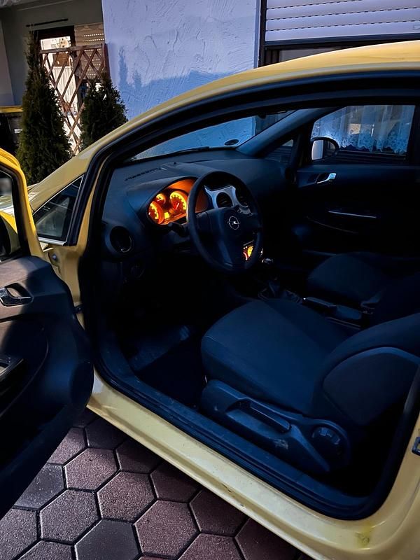Gebraucht Opel Corsa 59 PS (43 kW) 2009 Gelb Kleinwagen
