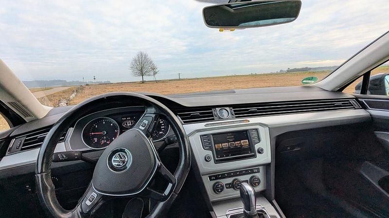 Gebraucht VW Passat Highline 150 PS (110 kW) 2015 Schwarz Kombi