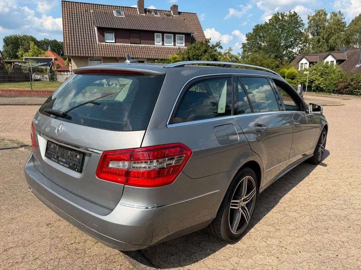 Gebraucht Mercedes E200 Elegance 184 PS (135 kW) 2012 Grau Kombi