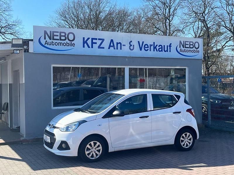 Gebraucht Hyundai i10 Classic 67 PS (49 kW) 2015 Weiß Kleinwagen