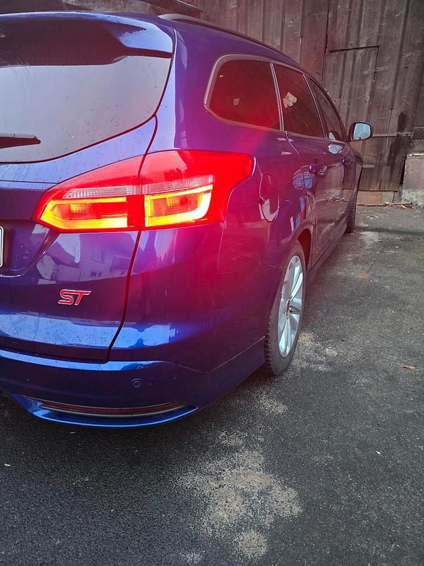 Używany Ford Focus ST 250 KM (183 kW) 2015 Niebieski Kombi