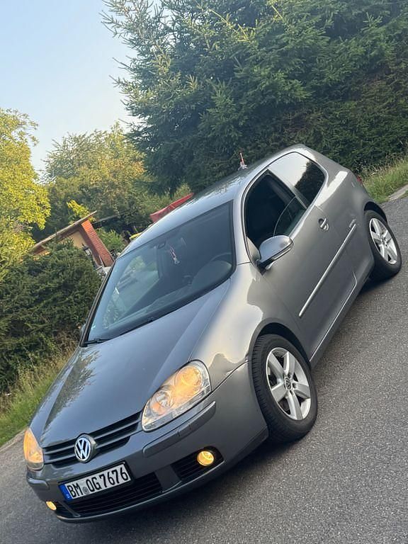 Grau Gebraucht 2008 VW Golf V Kleinwagen | 3.800 € (Fairer Preis) - Bild 1/4
