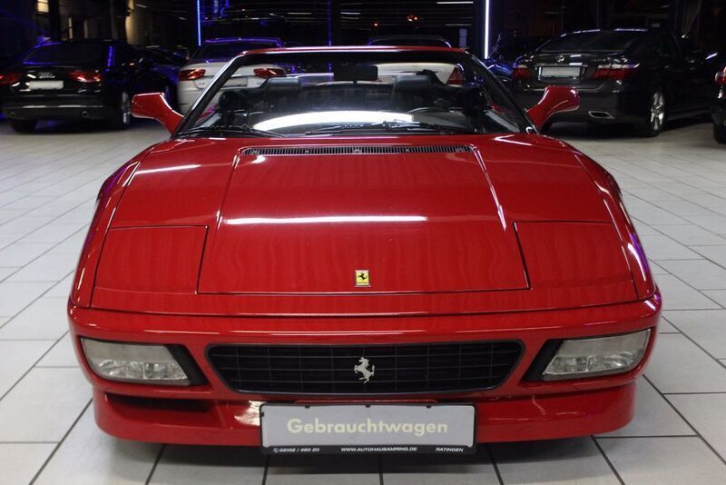 Gebraucht Ferrari 348 320 PS (235 kW) 1994 Rot uni (2 schicht) Cabrio