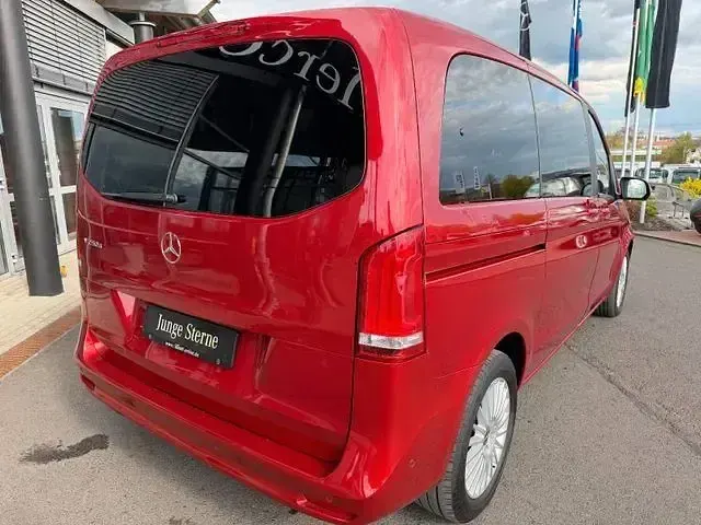 Gebraucht Mercedes V250 Edition 190 PS (139 kW) 2023 Rot Van / Kleinbus