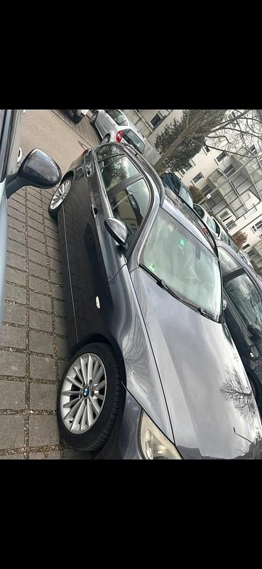 Gebraucht BMW 318 143 PS (105 kW) 2007 Grau Kombi