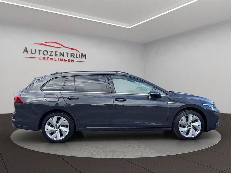 Gebraucht VW Golf VIII Style 150 PS (110 kW) 2022 Grau Kombi