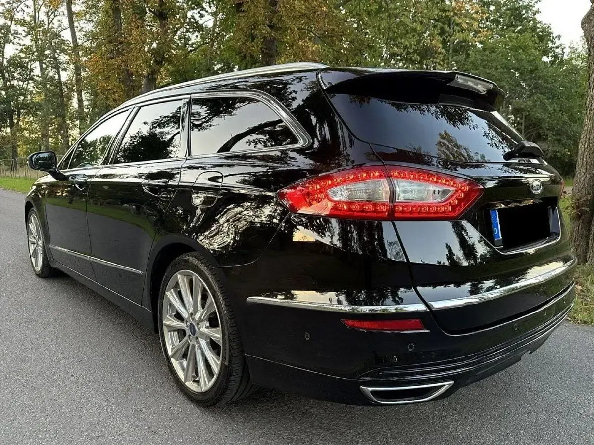 Gebraucht Ford Mondeo Titanium 179 PS (131 kW) 2016 Schwarz Kombi