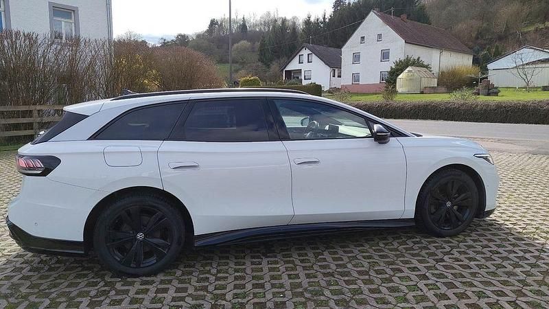 Gebraucht VW ID.7 Pro 210 kW (286 PS) 2024 Weiß Kombi