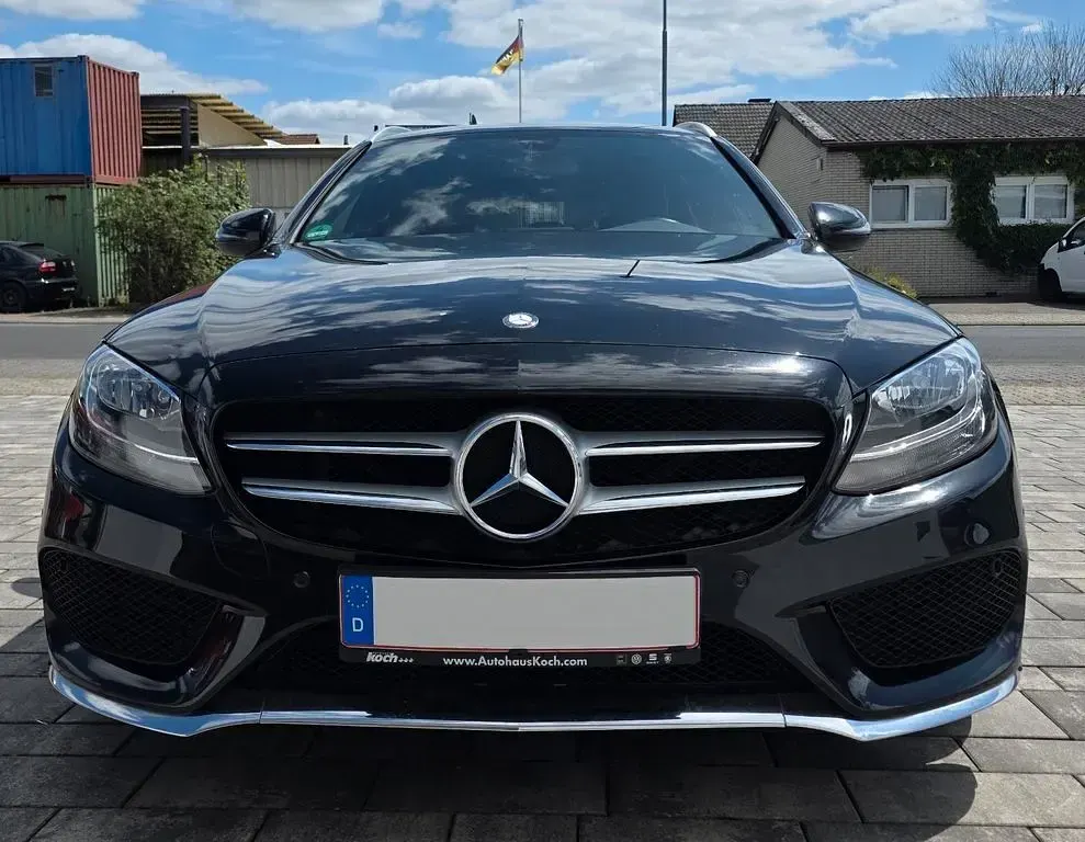 Gebraucht Mercedes C180 AMG line 156 PS (114 kW) 2015 Schwarz Limousine