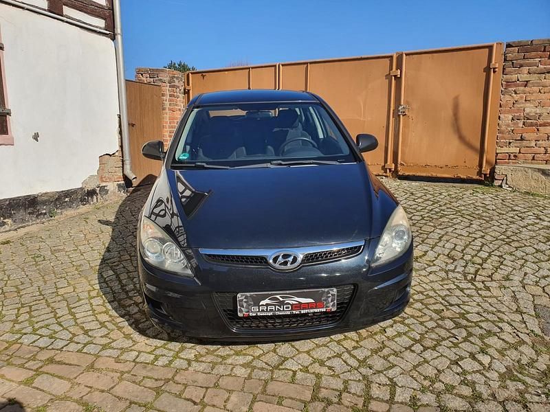 Gebraucht Hyundai i30 Classic 109 PS (80 kW) 2009 Schwarz Kleinwagen
