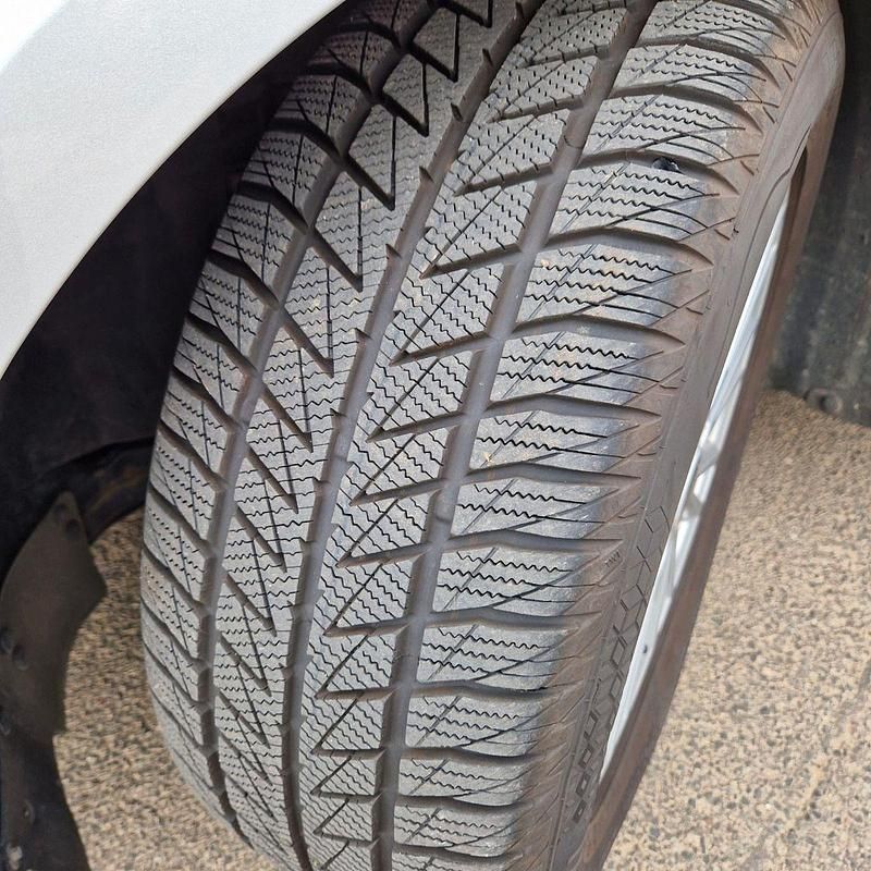 Usado Ford S-MAX S 190 HP (139 kW) 2020 Prateado Monovolume