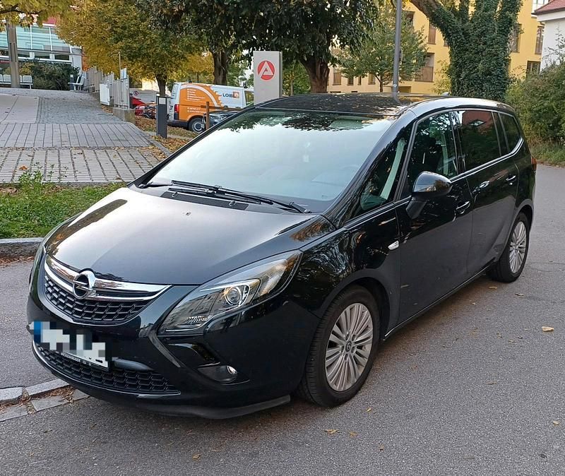 Schwarz Gebraucht 2016 Opel Zafira Tourer Van / Kleinbus | 7.990 € (Superpreis) - Bild 1/4