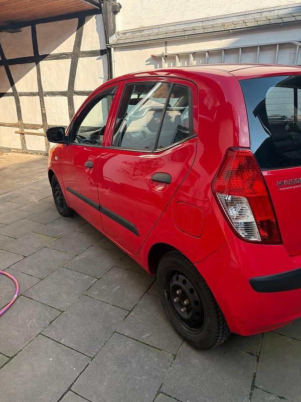 Gebraucht Hyundai i10 75 PS (55 kW) 2010 Rot Kleinwagen