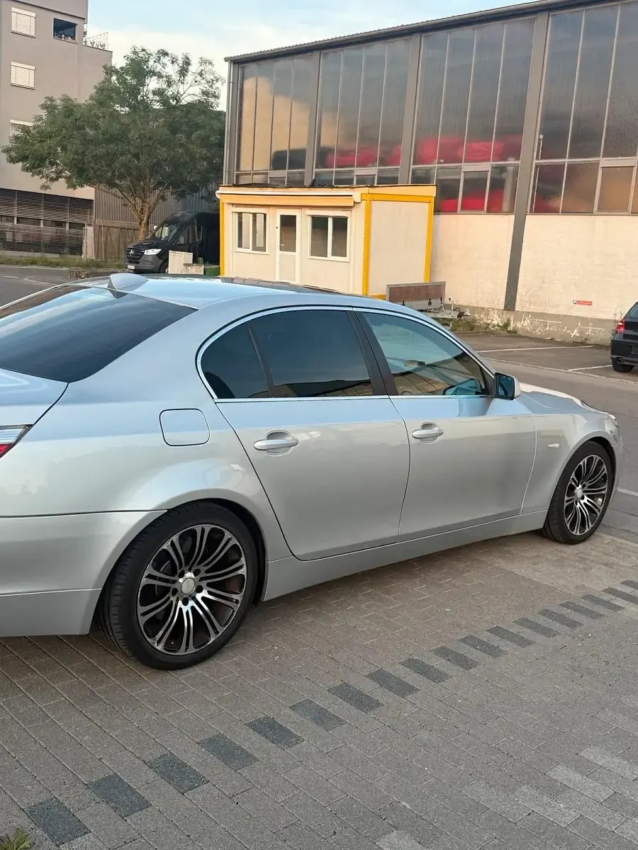 Gebraucht BMW 525 170 PS (125 kW) 2003 Grau Limousine