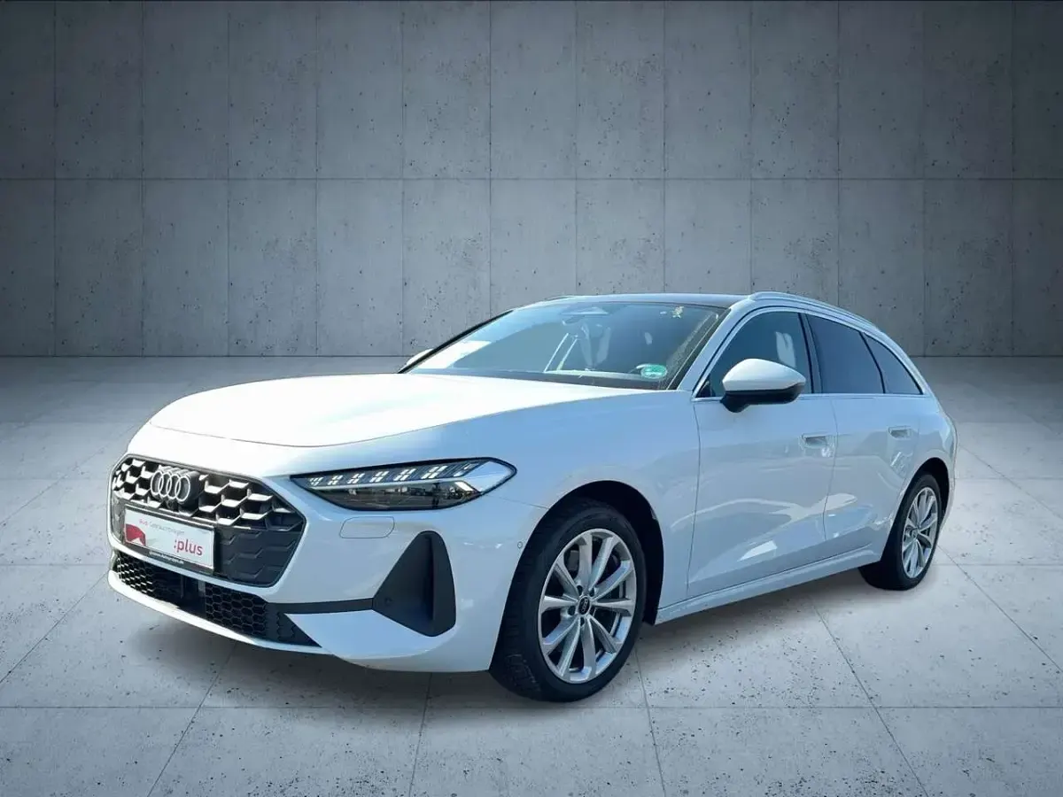 Gebraucht Audi A5 Sport 204 PS (150 kW) 2025 Gletscherweiß metallic Kombi