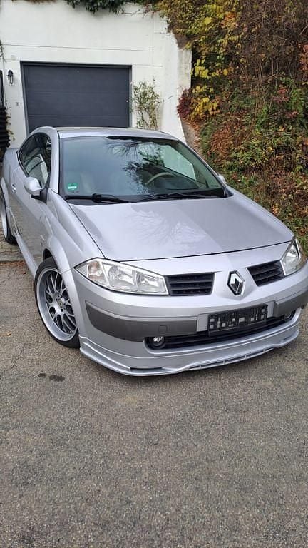 Silber Gebraucht 2005 Renault Mégane Cabriolet Cabrio | 7.890 € - Bild 1/4