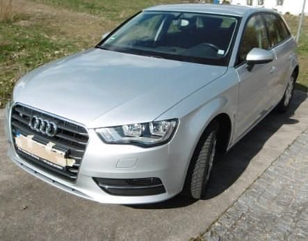 Silber Gebraucht 2013 Audi A3 Sportback Kleinwagen | 7.900 € (Fairer Preis) - Bild 1/4
