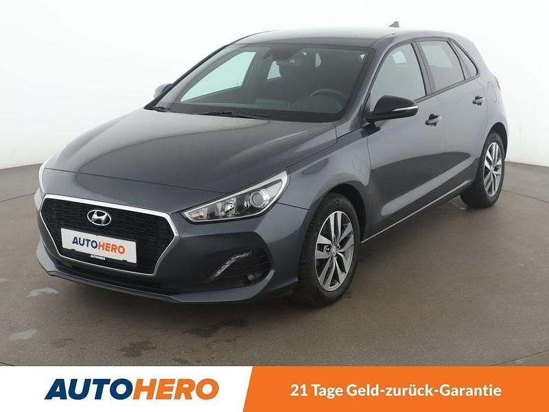 Grau Gebraucht 2018 Hyundai i30 Passion Kleinwagen | 12.540 € (Fairer Preis) - Bild 1/3