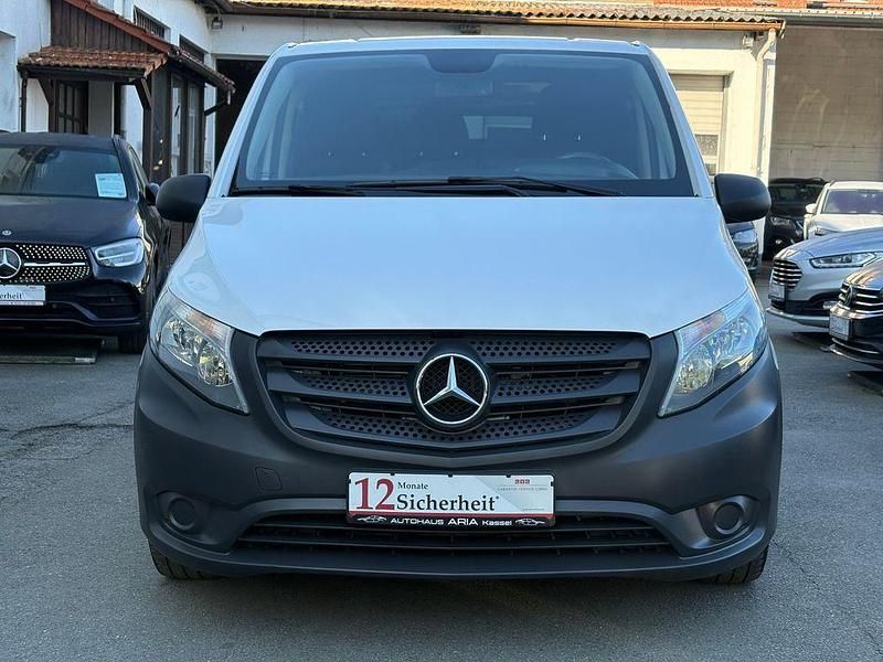 Usado Mercedes Vito 163 HP (119 kW) 2015 Branco Van
