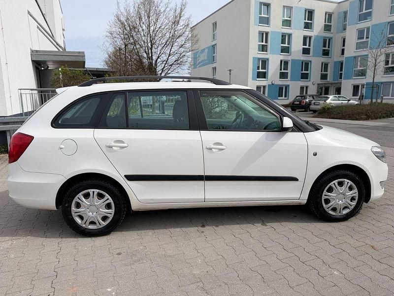 Gebraucht Skoda Fabia 86 PS (63 kW) 2010 Weiß Limousine