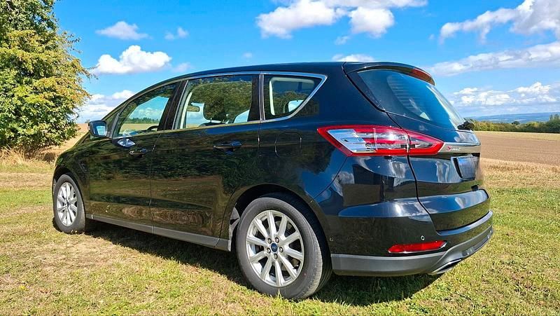 Gebraucht Ford S-MAX Titanium 180 PS (132 kW) 2016 Schwarz Van / Kleinbus