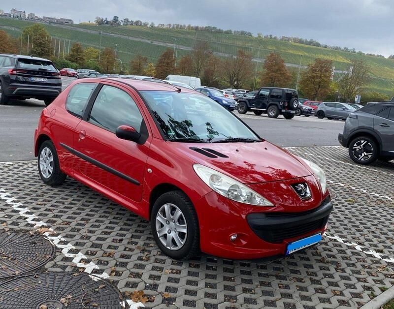 Rot Gebraucht 2011 Peugeot 206+ Kleinwagen | 1.750 € (Guter Preis) - Bild 1/4