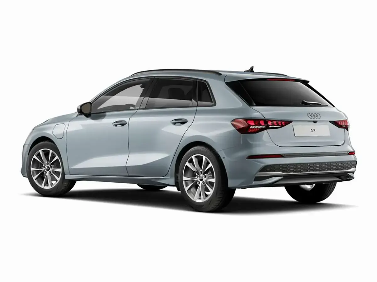 Gebraucht Audi A3 Sport 204 PS (150 kW) 2025 Grau Limousine