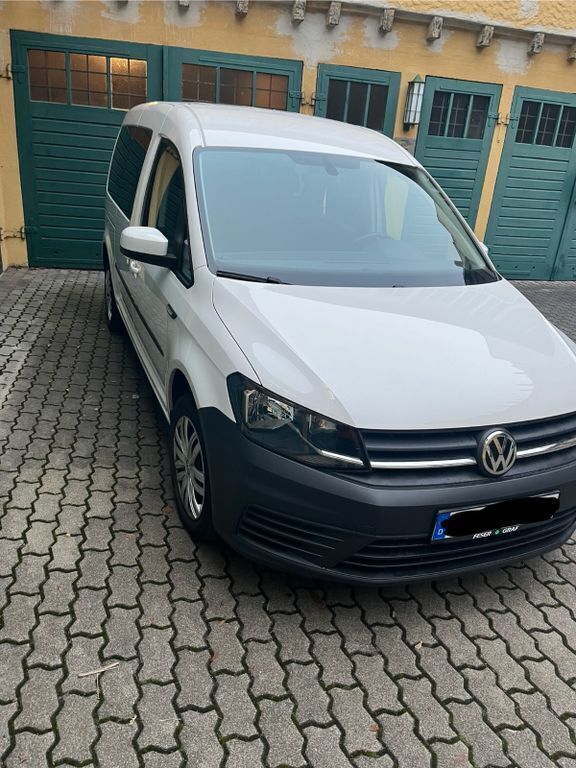 Weiß Gebraucht 2017 VW Caddy Maxi Comfortline Van / Kleinbus | 16.850 € (Guter Preis) - Bild 1/4