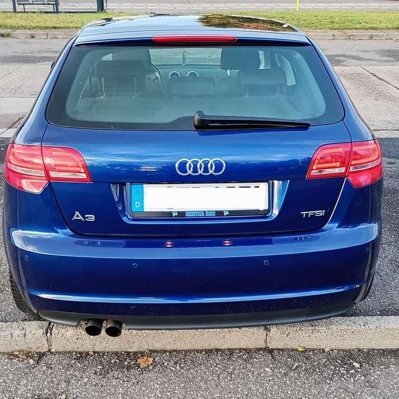 Gebraucht Audi A3 Attraction 125 PS (91 kW) 2011 Blau Limousine