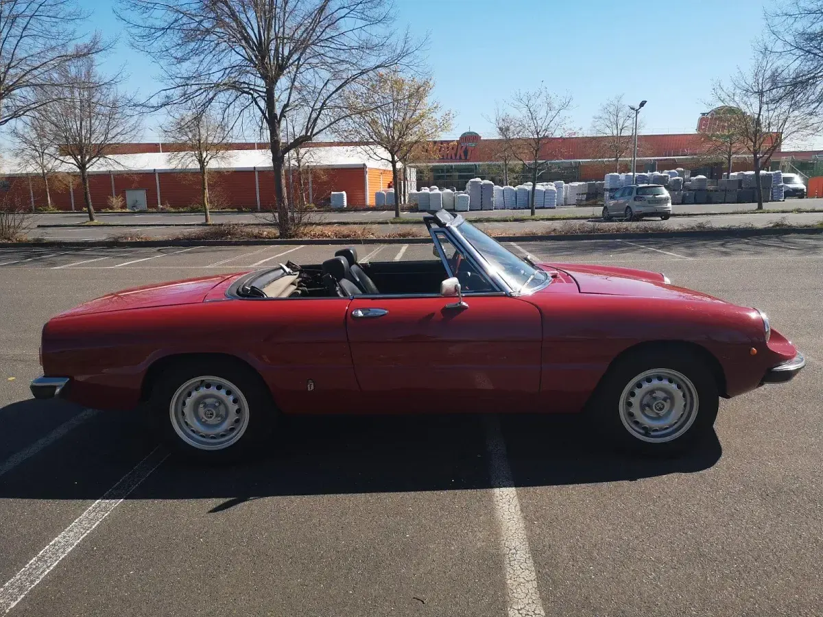 Gebraucht Alfa Romeo Spider Veloce 126 PS (92 kW) 1980 Rot Cabrio
