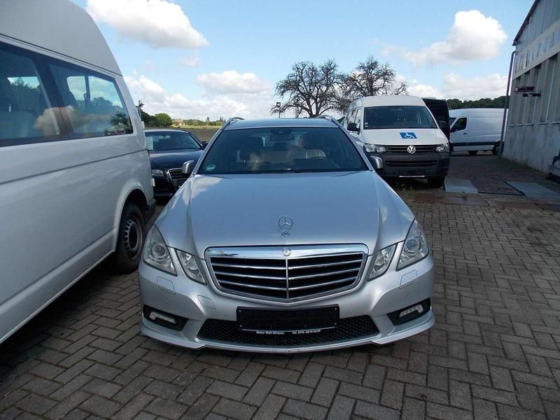 Gebraucht Mercedes E300 AMG 204 PS (150 kW) 2010 Iridiumsilber  metalliclack Kombi