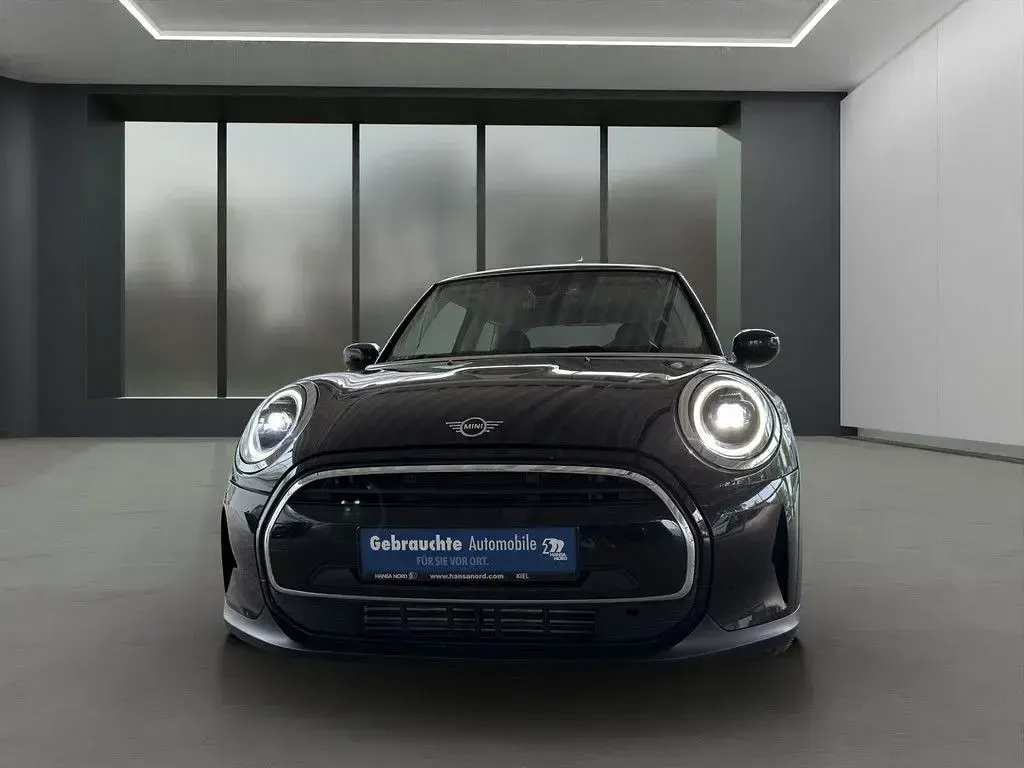 Gebraucht Mini Cooper Essential 136 PS (100 kW) 2023 Schwarz Kleinwagen