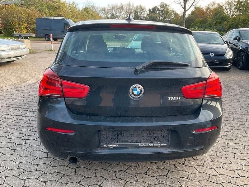 Gebraucht BMW 118 Advantage 136 PS (100 kW) 2015 Schwarz Kleinwagen