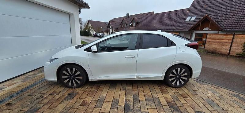 Gebraucht Honda Civic 99 PS (72 kW) 2016 Weiß Limousine