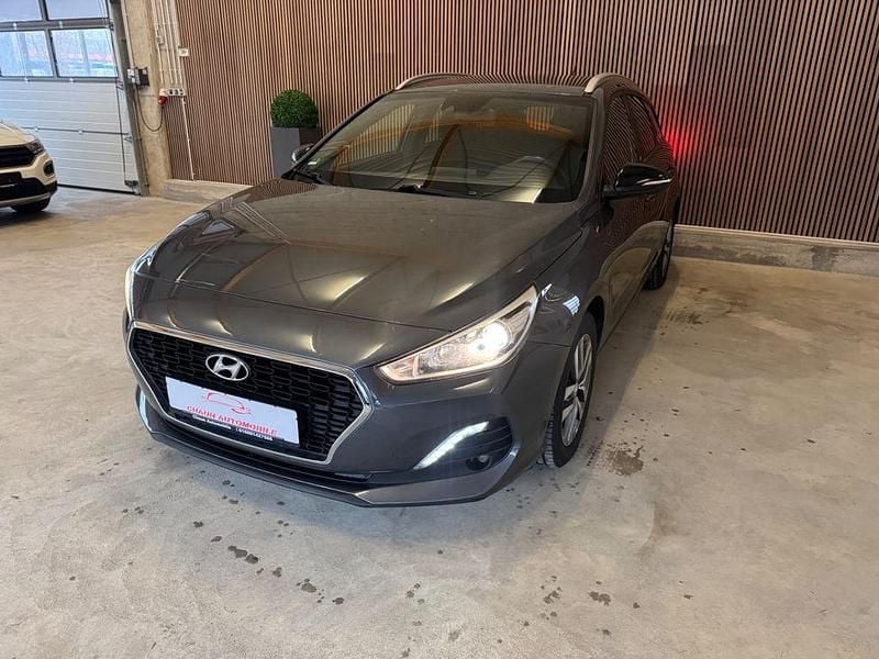 Gebraucht Hyundai i30 120 PS (88 kW) 2018 Grau Limousine