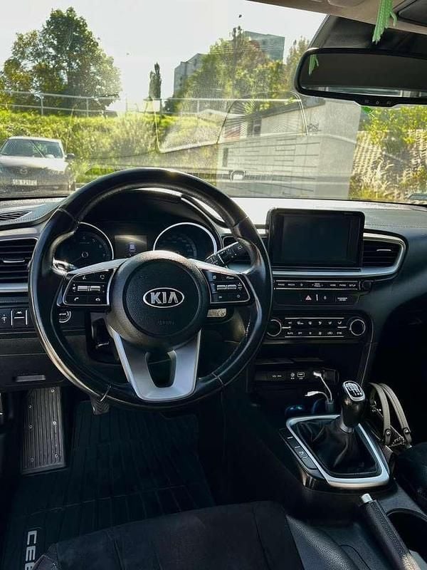 Gebraucht Kia Ceed 99 PS (72 kW) 2019 Weiß Kleinwagen