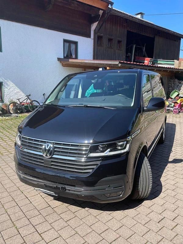 Second-hand VW Multivan Generation Six 204 CP (150 kW) 2021 Negru Monovolum