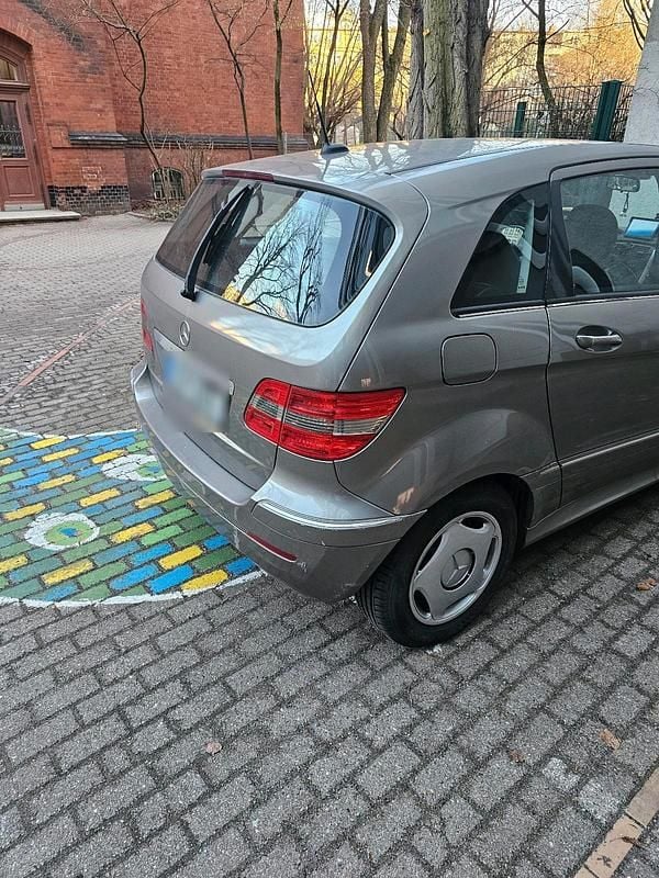 Gebraucht Mercedes B170 115 PS (84 kW) 2005 Grau Van / Kleinbus