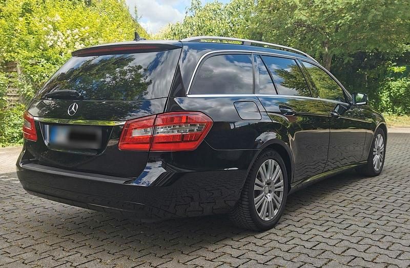 Second-hand Mercedes E250 204 CP (150 kW) 2013 Negru Break