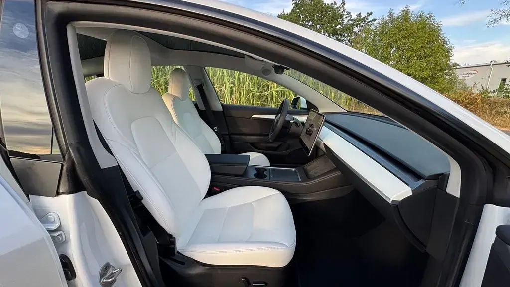 Gebraucht Tesla Model 3 Standard Range 208 kW (283 PS) 2022 Weiß Limousine