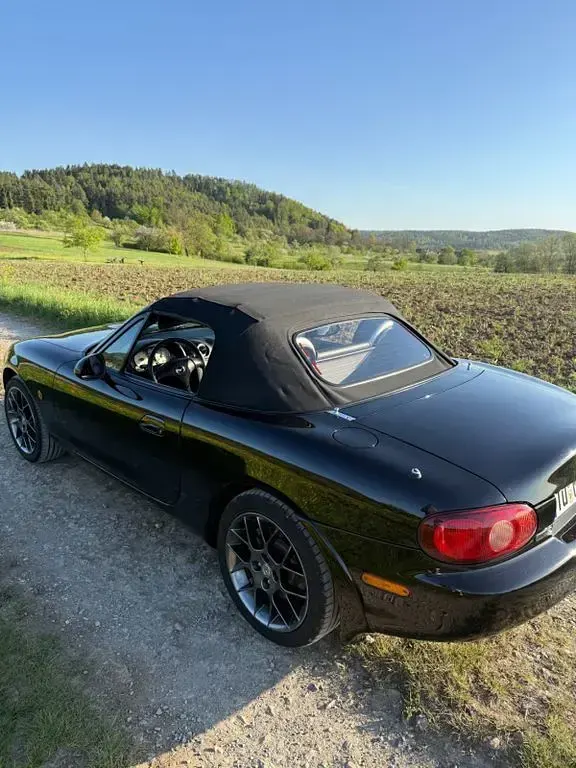 Usata Mazda MX5 145 CV (106 kW) 2004 Nero Cabrio