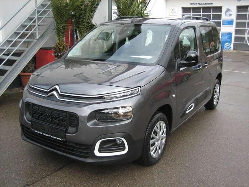 Gebraucht Citroën Berlingo Feel 110 PS (80 kW) 2023 Lackierung platiniumgrau/ Van / Kleinbus