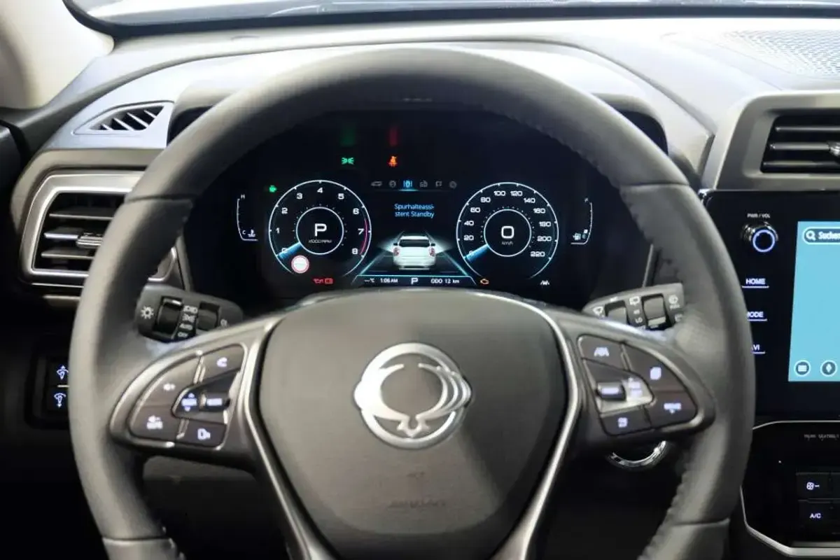 Neu KGM Tivoli 163 PS (119 kW) 2026 Latte greige SUV