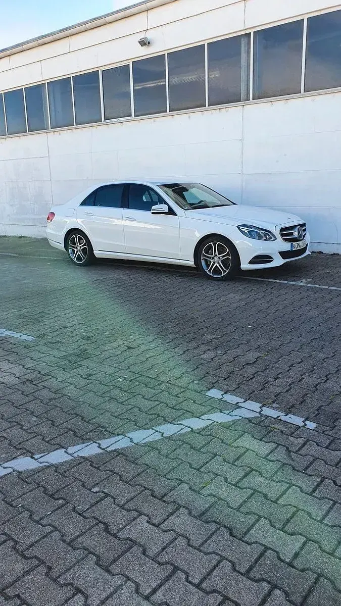 Gebraucht Mercedes E400 Avantgarde 333 PS (244 kW) 2013 Weiß Limousine