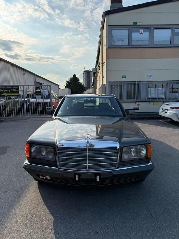 Gebraucht Mercedes 380 204 PS (150 kW) 1985 Grau Limousine