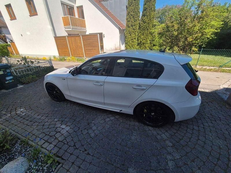 Second-hand BMW 130 Performance 258 CP (189 kW) 2010 Alb Hatchback