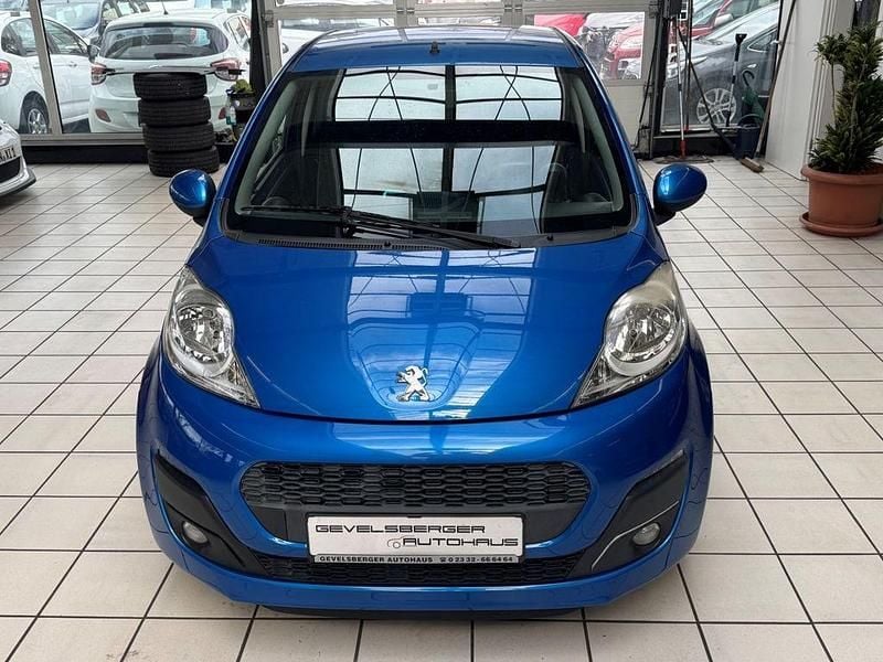 Gebraucht Peugeot 107 Active 68 PS (50 kW) 2012 Blau Kleinwagen