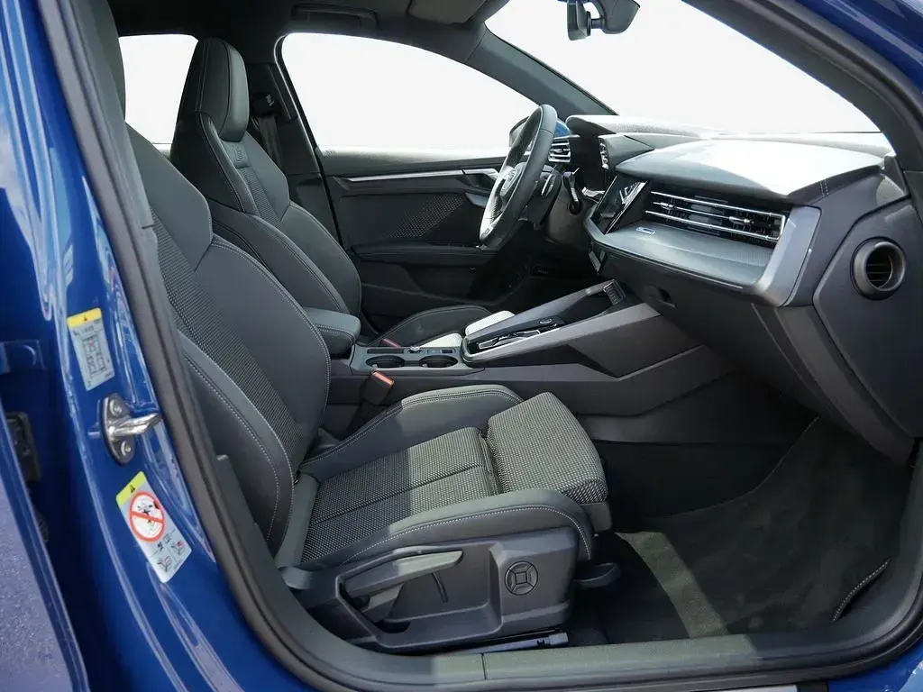 Gebraucht Audi A3 S-Line 204 PS (150 kW) 2025 Blau Limousine