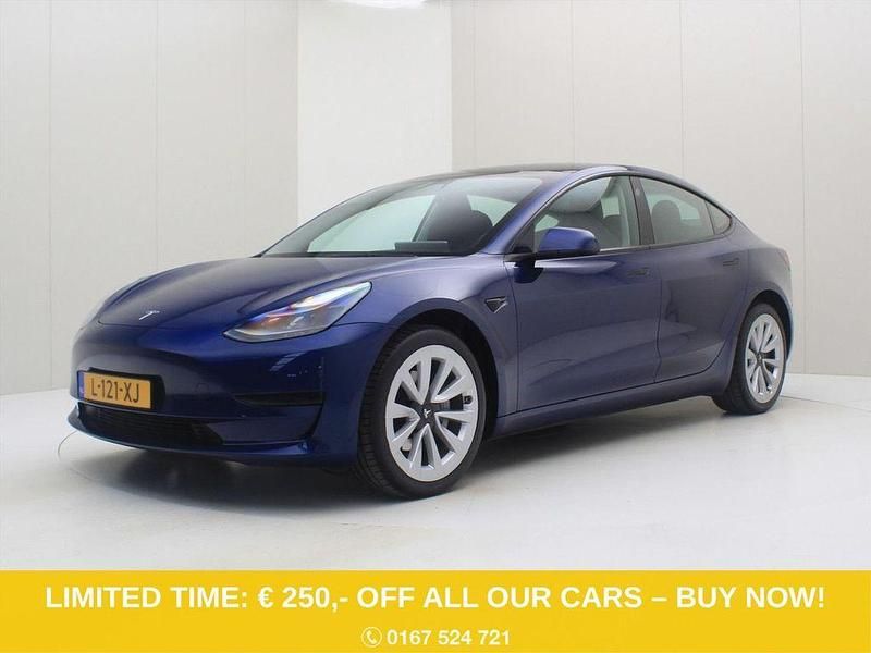Blau Gebraucht 2021 Tesla Model 3 Standard Range Limousine | 24.400 € (Guter Preis) - Bild 1/4